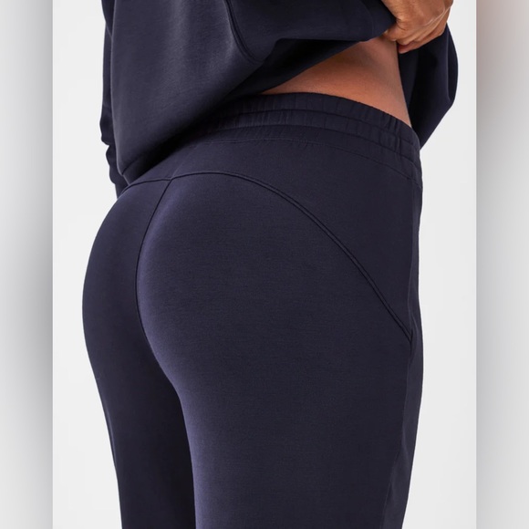 🧡 Spanx AirEssentials Tapered Pant - classique navy - Picture 4 of 5